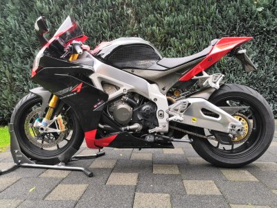 Aprilia RSV4 Factory.jpg