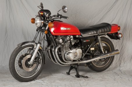 suzuki-gs750.jpg