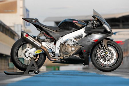 Klein_Aprilia_RSV4_Factory_APRC_030.jpg Klein_Aprilia_RSV4_Factory_APRC_030.jpg