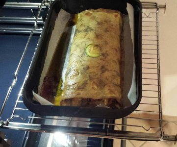 Zucchini-Käse-Hackfleisch-Rolle-Bild5.jpg