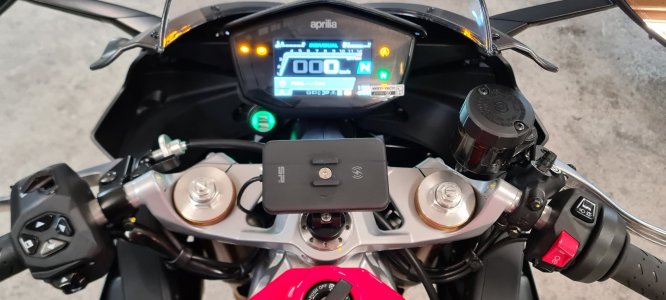Handyhalterung Moto Stem Mount für Supersport Motorräder mit