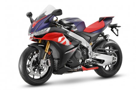 rsv4_lavared_34sx-1100x733.jpg