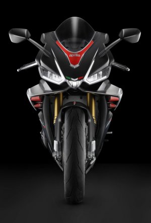 rsv4_grigia_frontale-544x800.jpg