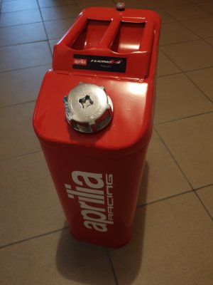 Kanister.jpg Kanister.jpg