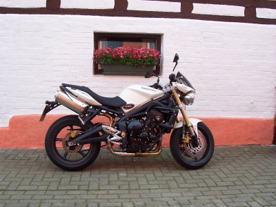 Street Triple 010.jpg