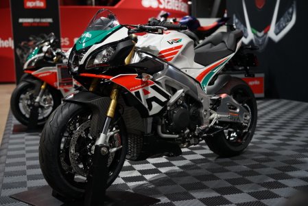 Aprilia-Tuono-V4-1100-RR-Misano-3.jpeg